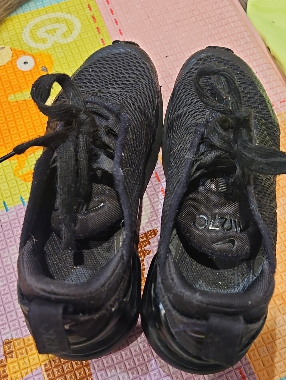 Good Condition Size 3.5 NikeAirMax 270 All Black Sneaker👟